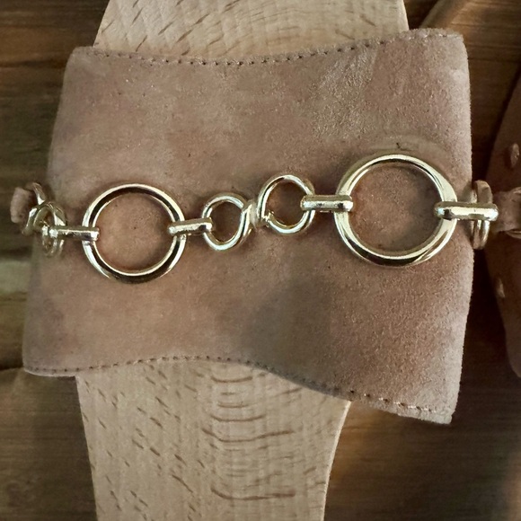 Ann Taylor Clogs - Tan Suede with Chain Accent-7M - Picture 2 of 14